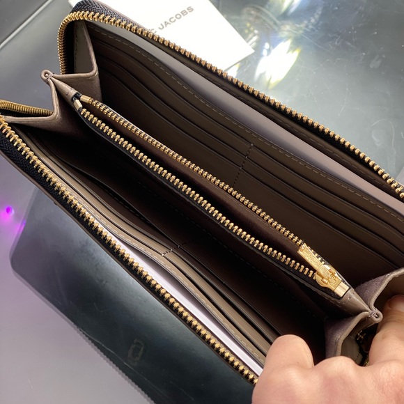 NEW! The Marc Jacobs Quilted Leather Wallet - Picture 5 of 8